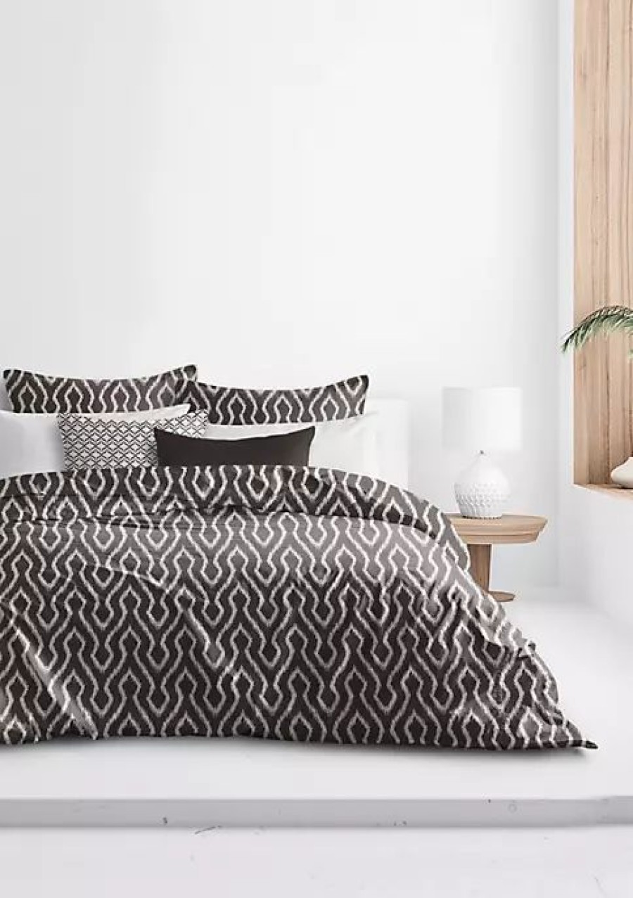 Bed & Bath * | 6Ix Tailors Fine Linens Dalton Queen Duvet Cover & 2 Shams Set Chocolate